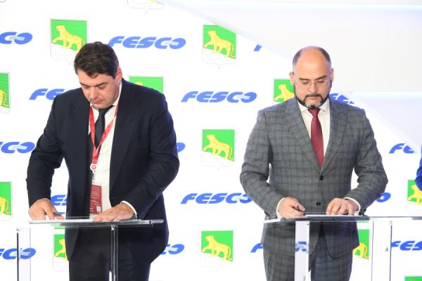 Фото: пресс-служба FESCO |  FESCO и администрация Владивостока займутся созданием новых общественных пространств