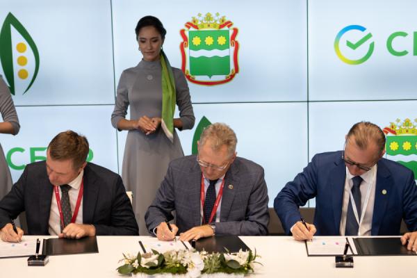 Елена Буйвол |  ИИ, сельское хозяйство, зеленая энергетика: Сбер подписал соглашения о стратегическом партнерстве с регионами