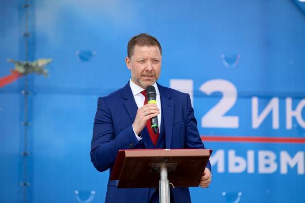 фото: primorsky.ru |  Новым председателем ЗС ПК стал Антон Волошко