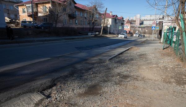 фото: vlc.ru |  Мэрия Владивостока ищет подрядчика для ремонта дорог по нацпроекту
