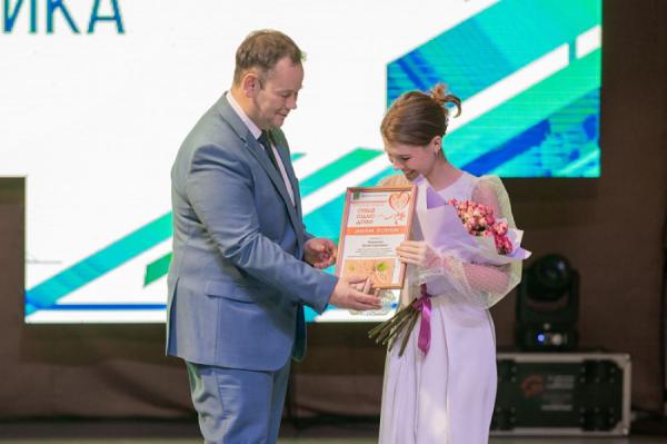 фото: Максим Долбнин / vlc.ru |  Талантливые педагоги Владивостока получили награды