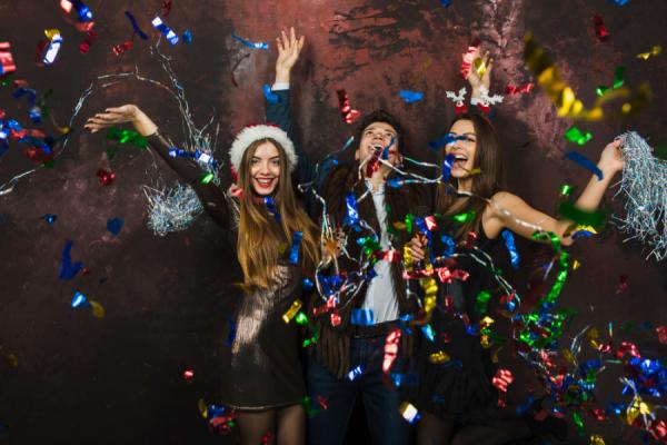 фото: freepik.com |  Эксперт сказал, что россиянам точно нужно сделать на массовых новогодних мероприятиях