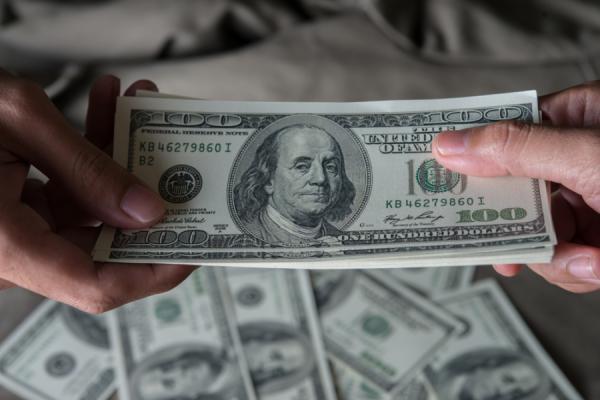 фото: freepik.com |  Всем, у кого на руках есть доллары, в Сбере сказали, что будет дальше