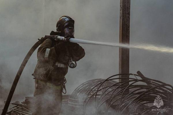 фото: ГУ МЧС РФ по Приморскому краю |  Бизнес в огне. Почему так часто горят склады