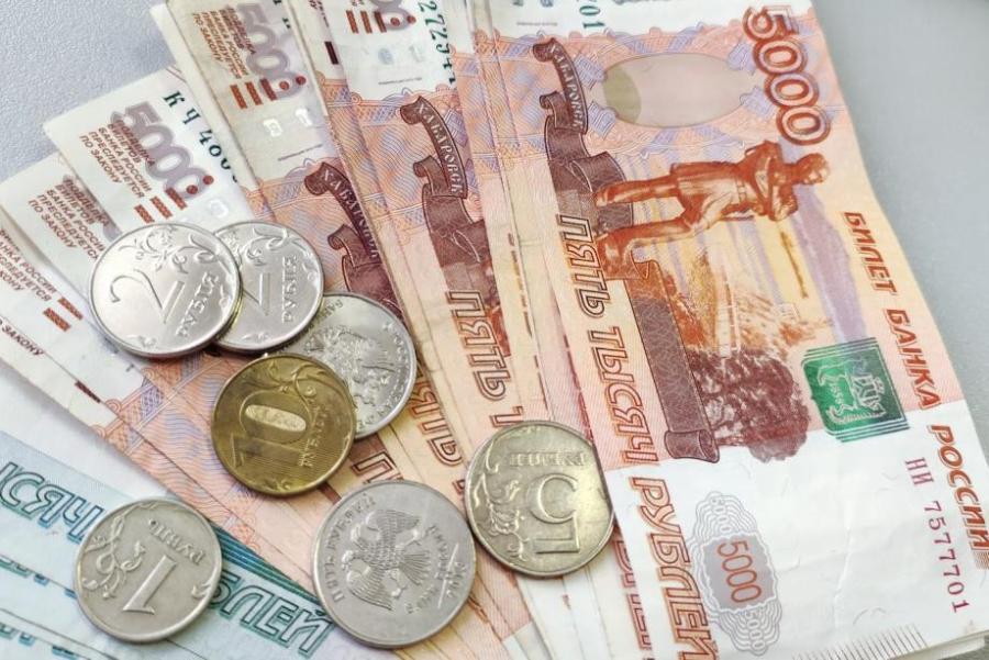 Деньги начнут падать на счет с 3 мая. Россиян предупредили о графике выплат пенсий и пособий