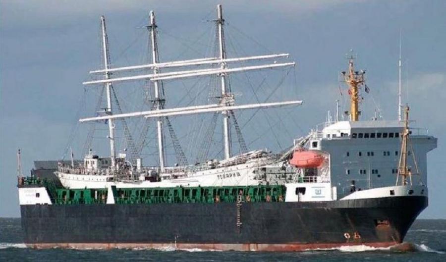 Южная Корея начнет преследовать четыре российских судна за связи с КНДР