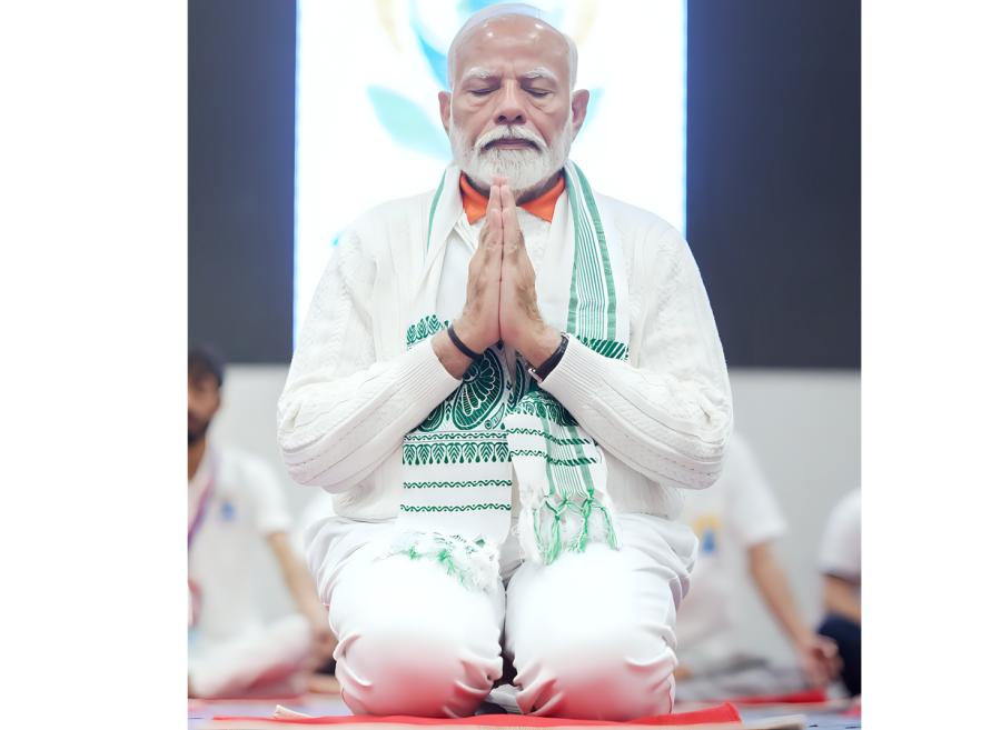 Все больше дальневосточников вовлекается в древнюю индийскую практику йоги