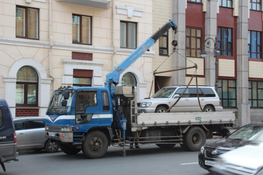 Дождались. Эвакуаторщиков автомобилей заставят предупреждать водителей