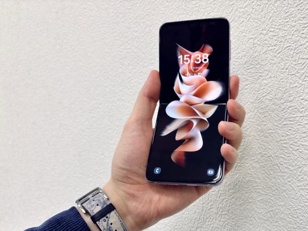 МегаФон |  В 2024 году приморцы в 2 раза чаще покупали смартфоны с искусственным интеллектом