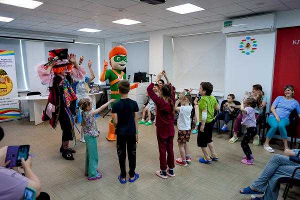 фото: "Славда" |  Сказочные приключения к Дню защиты детей маленьким пациентам подарила группа компаний «Славда»