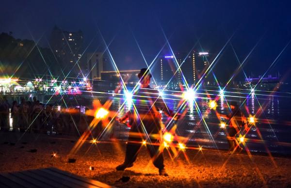 Валентина Труханенко |  «Музыка в огне»: пылающее сердце на набережной Спортивной гавани