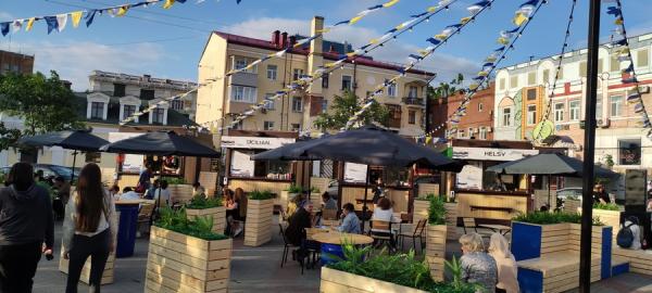 фото KONKURENT |  Владельцы магазинов познают силу нового закона. Владивостоку прилетело из Госдумы