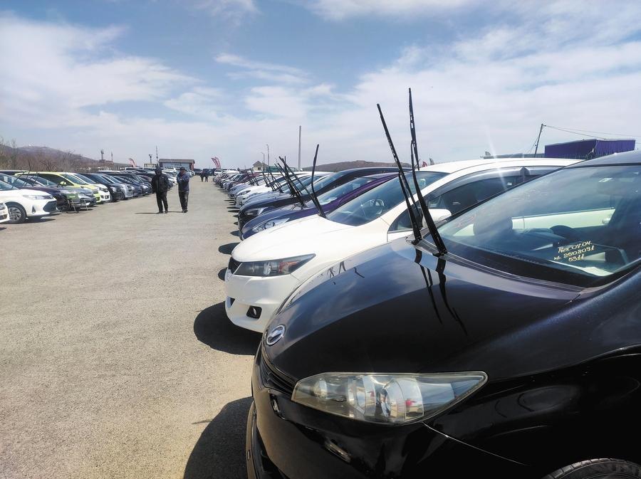 Россияне массово отказываются от новых авто в пользу машин с пробегом – причины