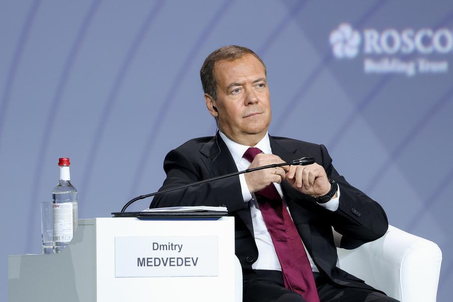 «Без ультиматумов». Медведев приоткрыл тайные результаты переговоров Путина и Трампа