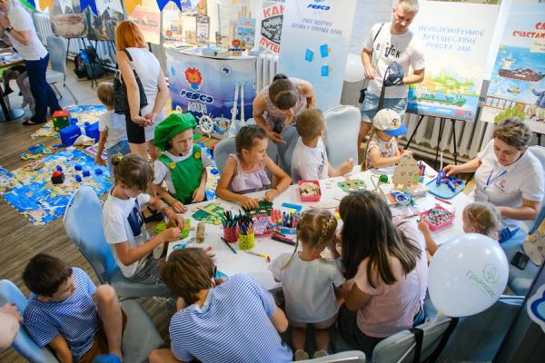 пресс-служба FESCO |  Проект «FESCO Детям» объединил более 15 тысяч юных участников в России и других странах