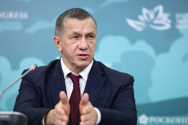 фото: фотобанк Росконгресса |  «Построят по-своему». Первое заявление Трутнева на ВЭФ