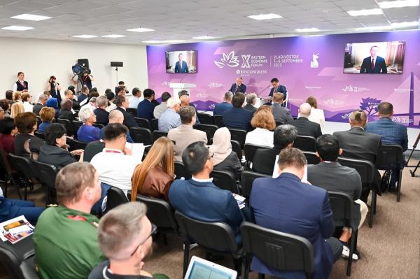 фото: фотобанк Росконгресса |  На ВЭФ прошла научная конференция, посвященная 80-летию Победы во Второй мировой войне