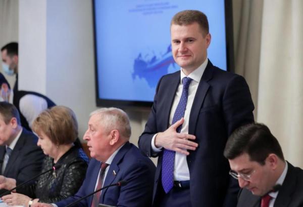 фото: minvr.ru |  Таможня берет свое с портов Приморского края. Чекунков рассчитывает на большее