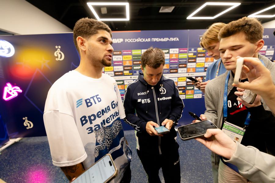 Футболисты «Динамо» Москва провели матч в поддержку дальневосточных леопардов