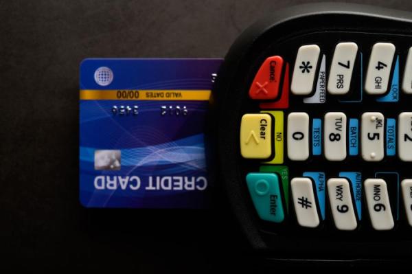 Фото: freepik.com |  «Мир» против Visa. Минфин поставил точку