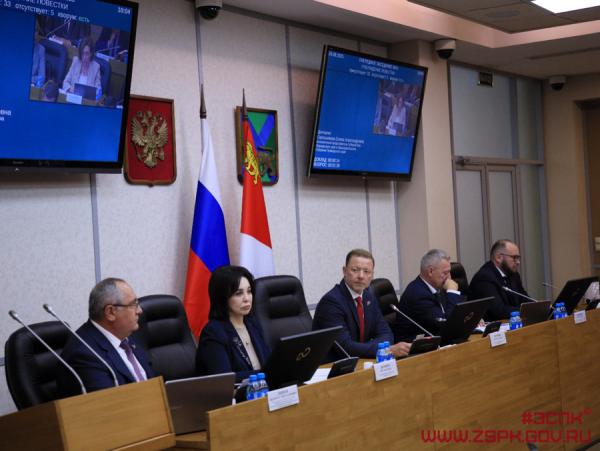 фото: пресс-служба ЗС ПК |  «Поддержка участников СВО – наша святая обязанность». Чем запомнится сентябрьская сессия ЗС ПК