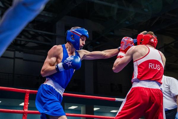 пресс-служба FESCO |  FESCO поддержала турнир по боксу памяти легендарного капитана Виктора Сахарова