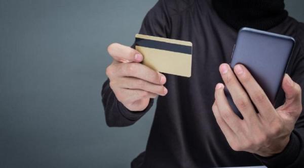 Фото: freepik.com |  Удар по банковским картам: с платежных операций теперь будут взимать налог