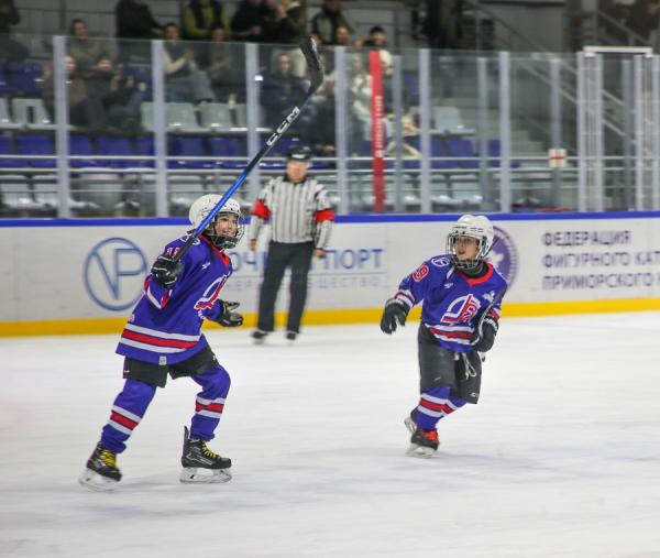 пресс-служба АО «Восточный Порт» |  Теннисисты и хоккеисты «Восточного Порта» отличились в ноябре