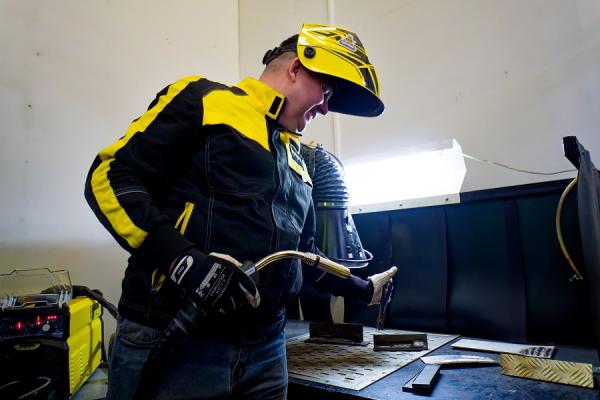 ДВФУ |  Первый дальневосточный форум сварщиков состоялся в ДВФУ