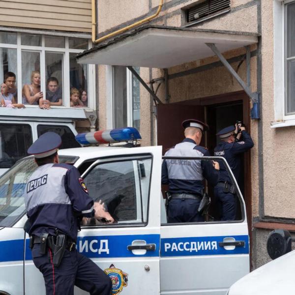 Любые двери вскроют по решению суда: вот что ждет владельцев квартир