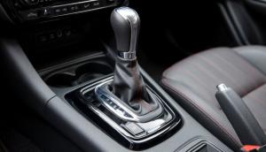 Верховный суд запретил некоторым водителям садиться за «механику». Почему?