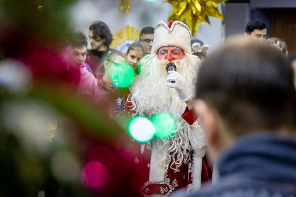 Волонтеры FESCO провели серию новогодних благотворительных акций