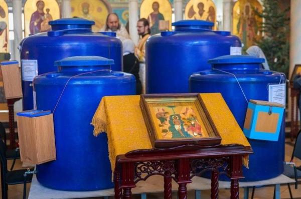 Почти 40 тонн воды передала группа компаний «Славда» храмам Приморья на Крещение