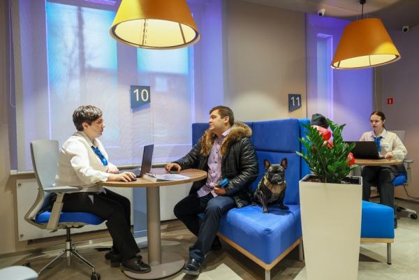 Банки снижают ставки по кредитам