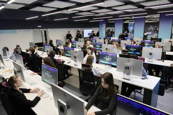 Студенты медицинских вузов страны смогут бесплатно пройти обучение и получить новую квалификацию в области биоинформатики и AI