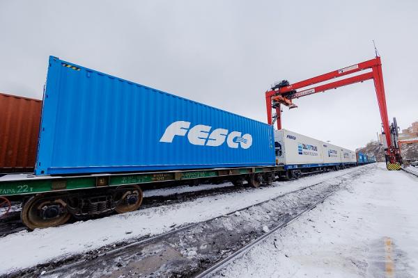 FESCO обновила рекорд по железнодорожным отправкам контейнеров из ВМТП