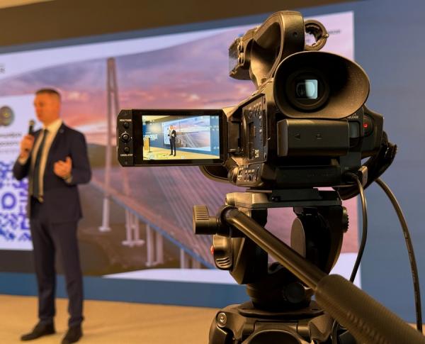 Впервые в истории «Цифрового ликбеза»: Сбер провел урок для тысяч учеников Приморского края