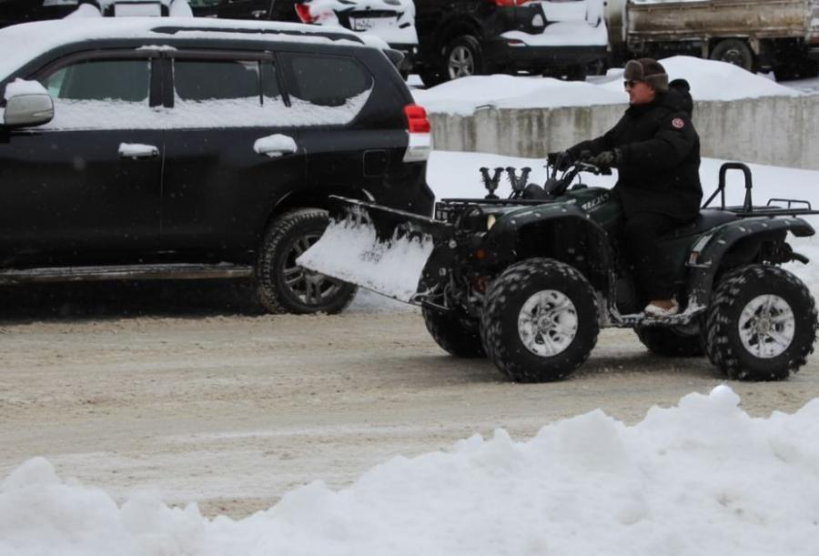фото: KONKURENT.RU |  Дожили. Простых россиян привлекут к уборке снега