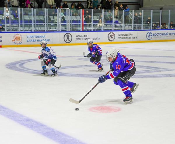 Кубки «Восточного Порта» разыграли в хоккее и большом теннисе