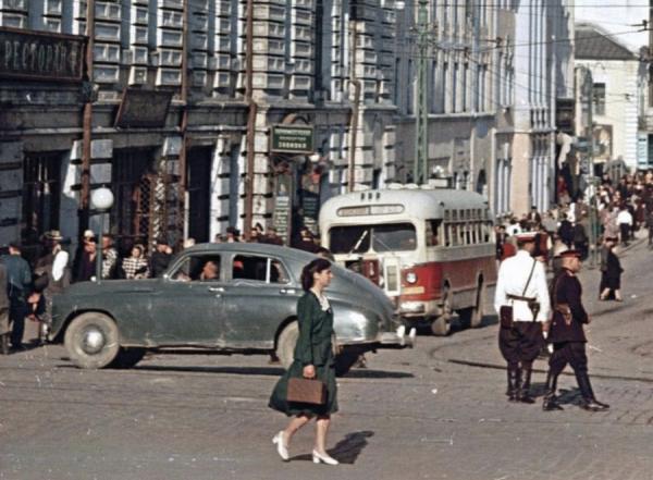 Эволюция автобуса. Как развивался самый популярный наземный транспорт в столице ДФО