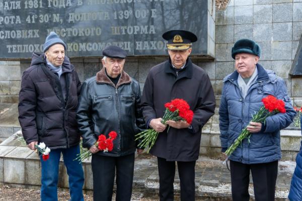 Сотрудники FESCO отдали дань памяти экипажу теплохода «Комсомолец Находки»