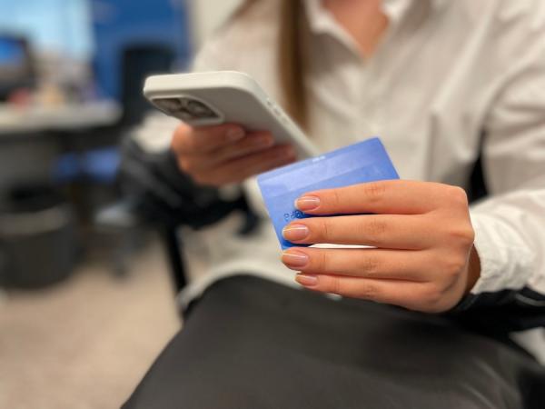 ВТБ: траты по картам жителя в прошлом году выросли на 40%