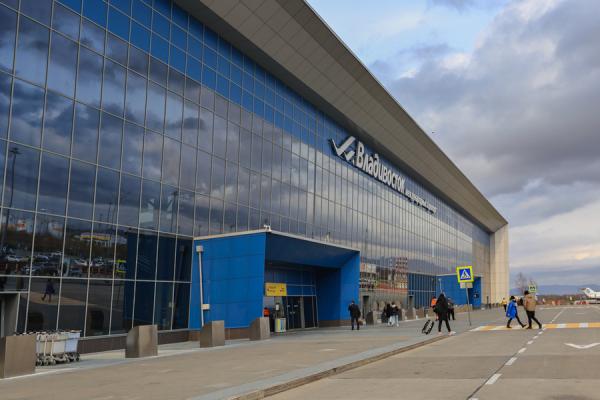 Владивосток пролетел. Список аэропортов, через которые разрешено вывозить наличные рубли