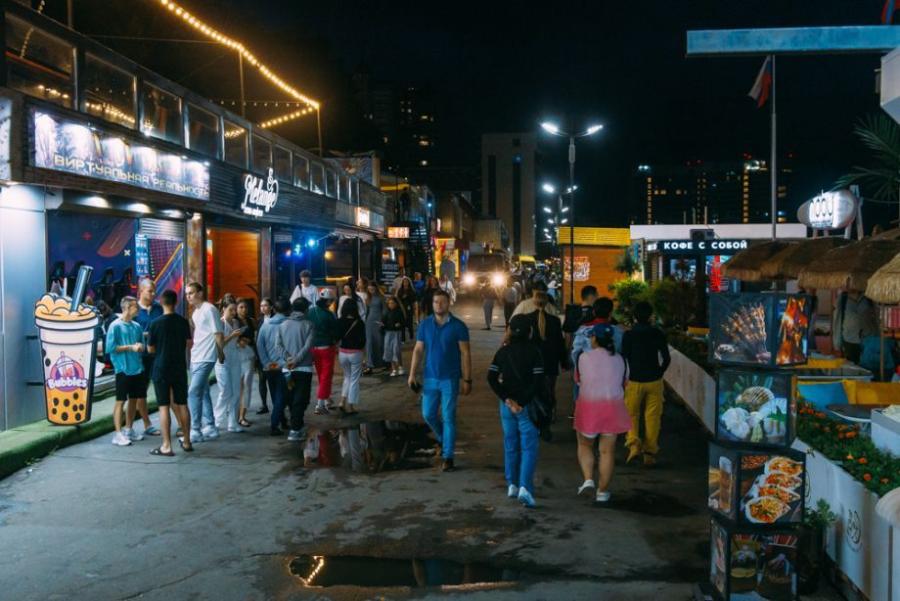 Фото: KONKURENT |  Битва за «Юбилейный»: преемники «крабового магната» спорят с мэрией Владивостока