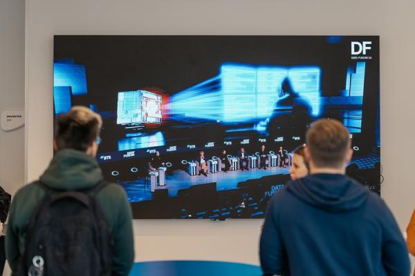 ВТБ протестировал китайские видеокарты вместо американских чипов Nvidia