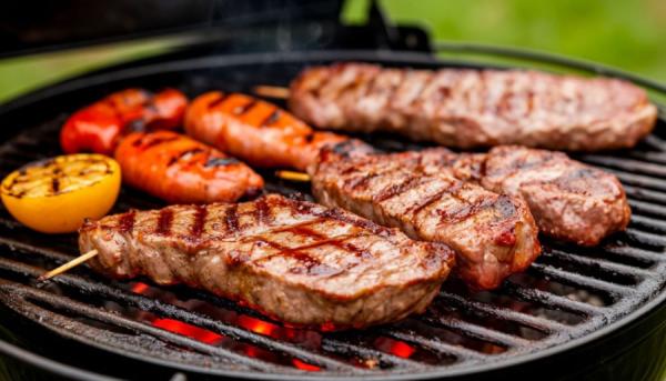 Чтобы после праздников не свалиться. Россиянам назвали безопасные для ЖКТ виды шашлыка
