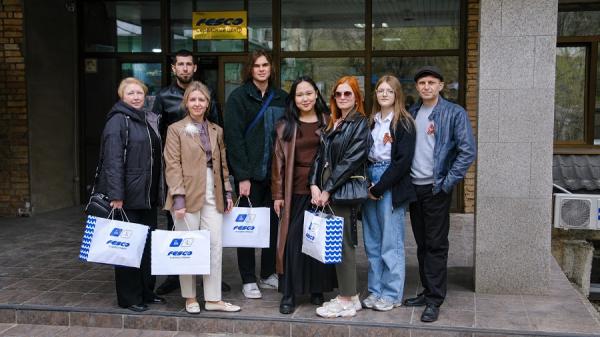 FESCO поздравила с Днём Победы ветеранов во Владивостоке
