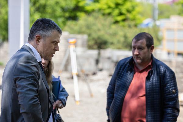 Что происходит в сквере Городов-побратимов Владивостока