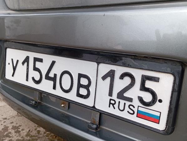 Обязательный флаг на автономерах: что изменилось для россиян