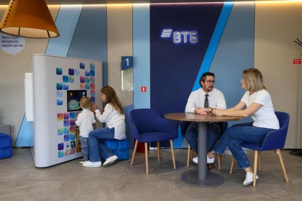 ВТБ: большинство россиян готовы общаться с роботами в банковских отделениях